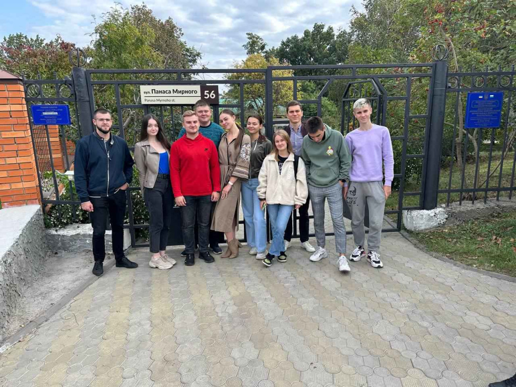 Візит до літературно-меморіальної садиби Панаса Мирного