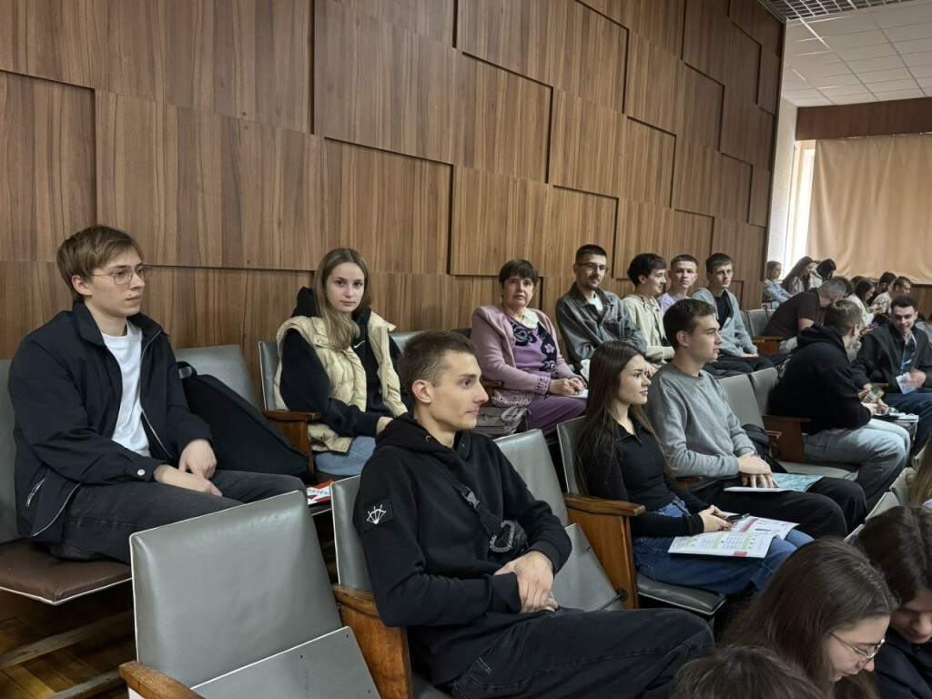 Здобувачі вищої освіти кафедри пропедевтики хірургічної стоматології долучилися до масштабного ювілейного заходу  у Полтавському державному медичному університеті